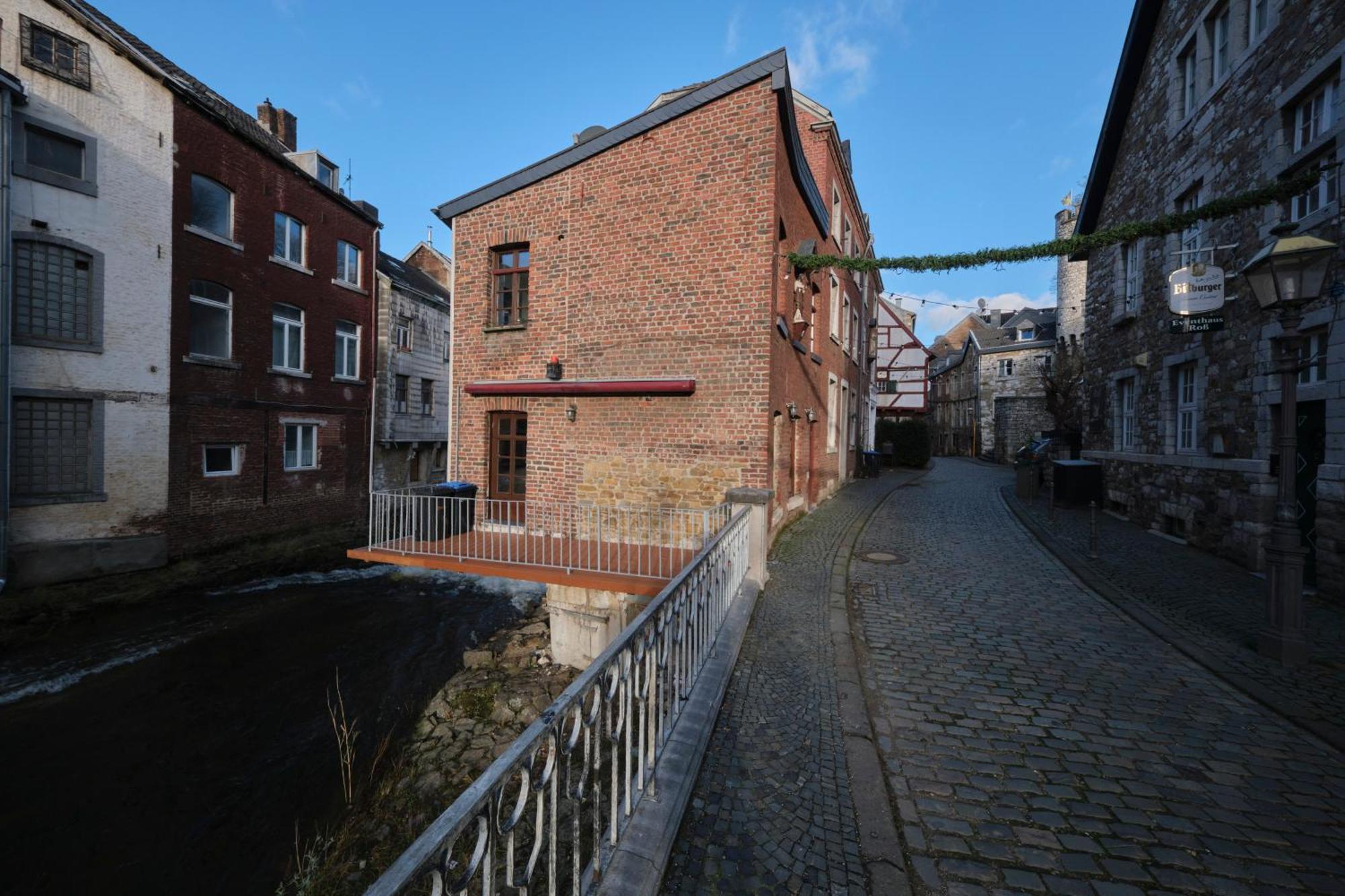 Historische Alte Muehle Direkt An Der Burg *